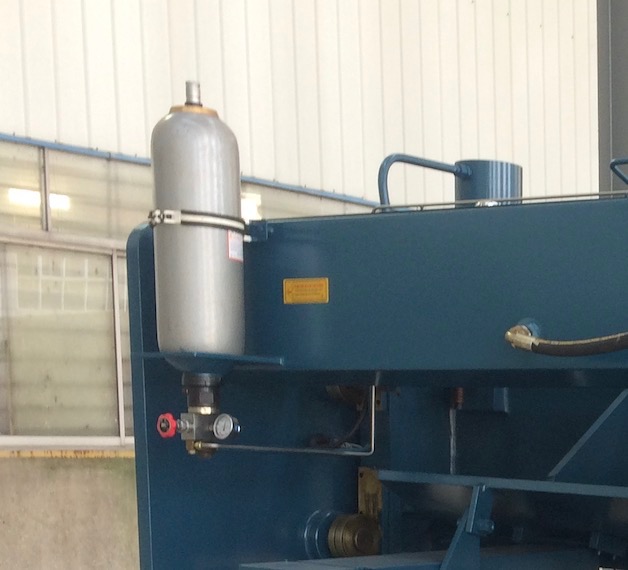 accumulator-shearing machine Máy tích lũy-Shear