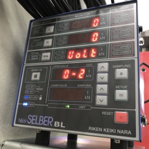 Nhấn M&agrave;n h&igrave;nh trọng tải