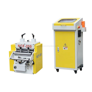 Nhấn Bộ nạp cuộn cho cuộn dây tự động cho cuộn kim loại vào khu vực đấm
