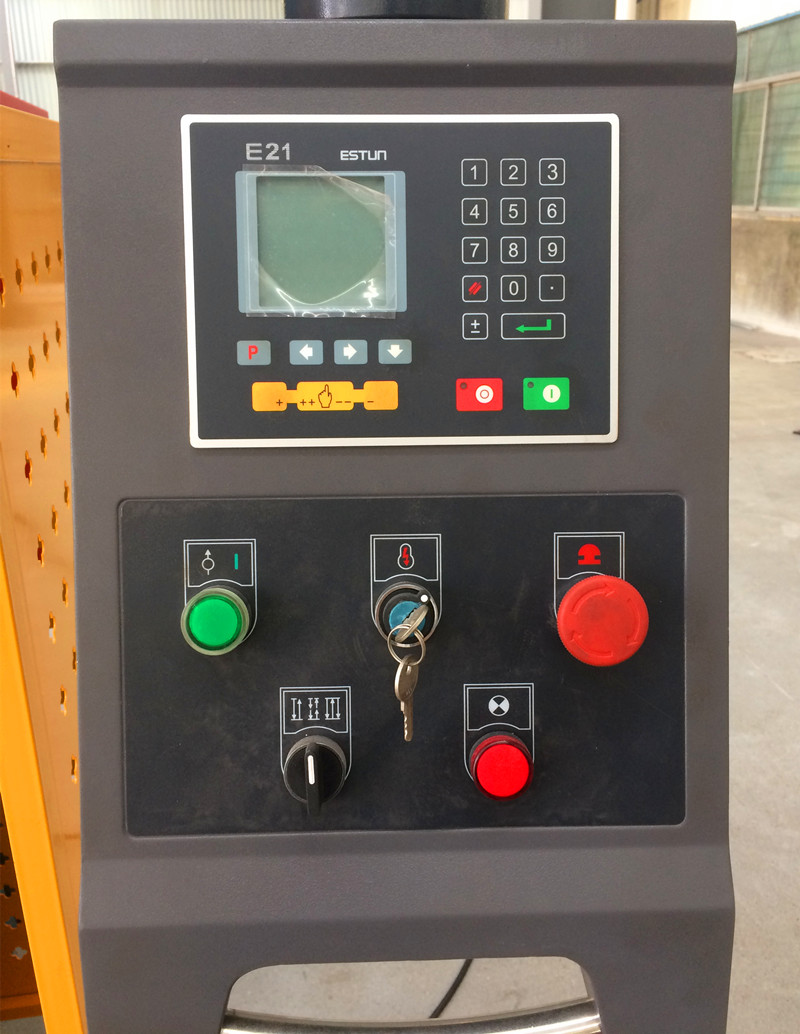 Nhấn Phanh E21 NC Hệ thống