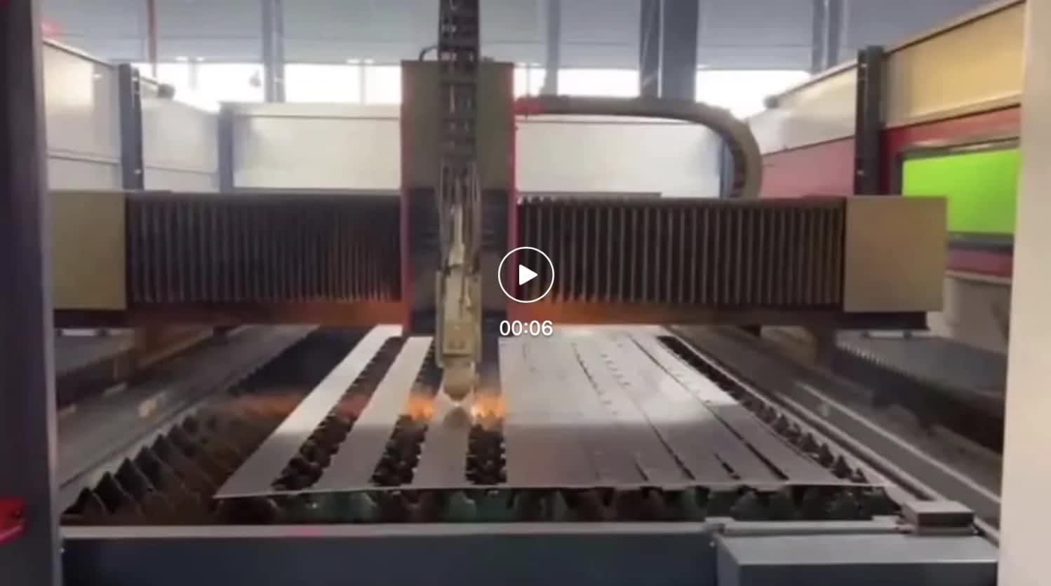 Xỏ lỗ của m&aacute;y laser