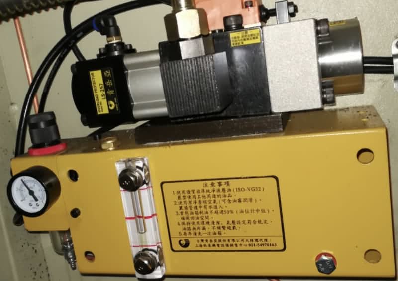 Nhấn bơm qu&aacute; tải